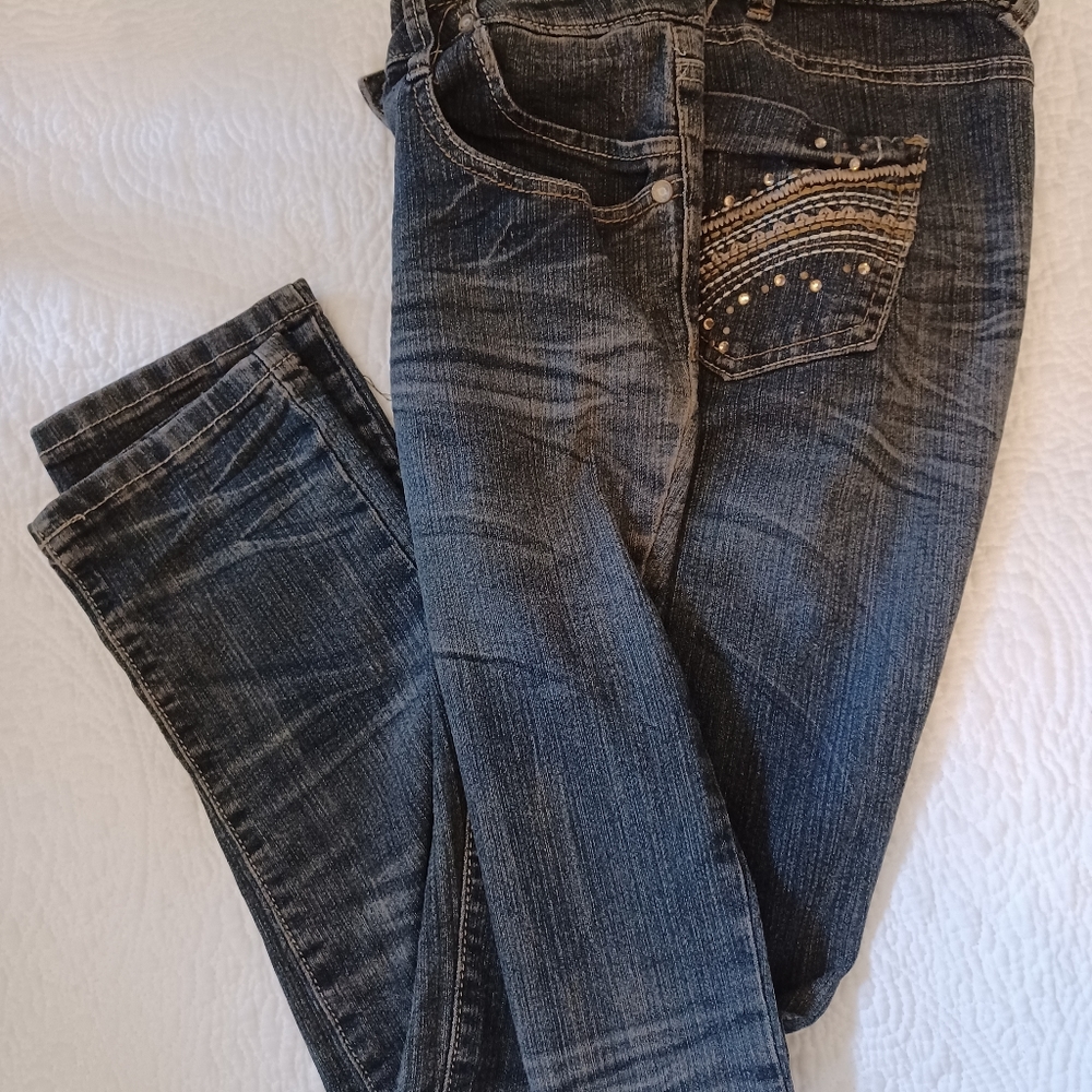 Almost Famous straight leg JUNIORS 9